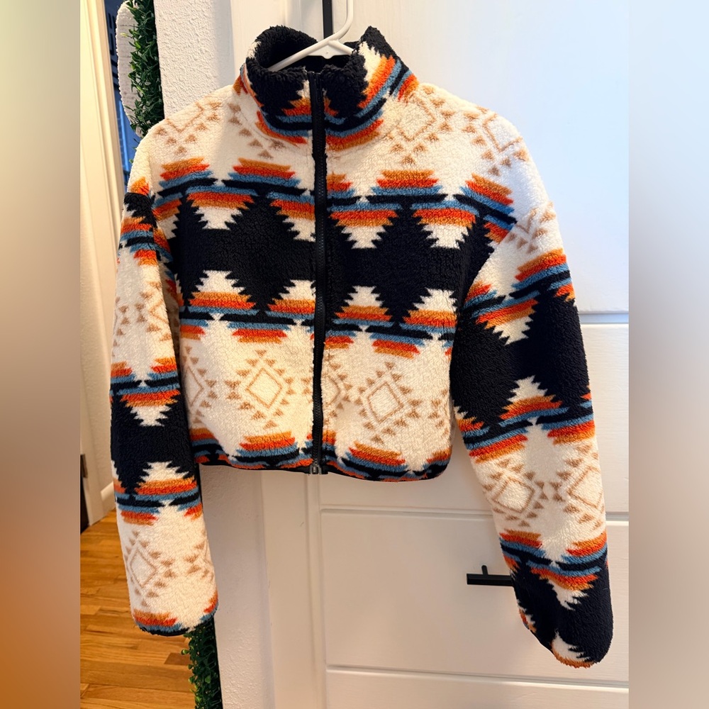 Geometric Patterned Fleece Jacket - Picture 6 of 10